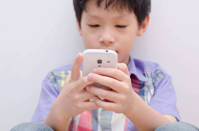 如何检查孩子有没有玩手机(怎样查看手机小孩有没有玩手机)