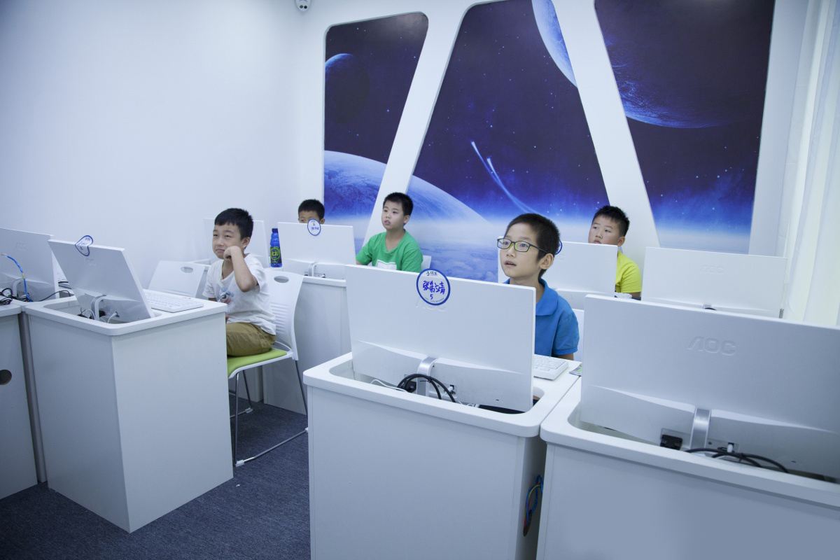 成人学编程大概多少钱(成人编程学校一学期多少钱)